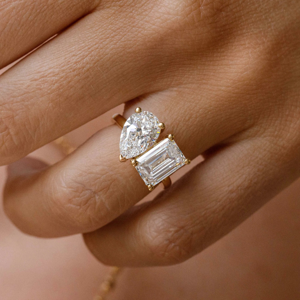 Collezione Signature AGiiST &amp; Co. | Anello in oro con 3 pietre di moissanite | Anello con diamanti VVS 14k (585)