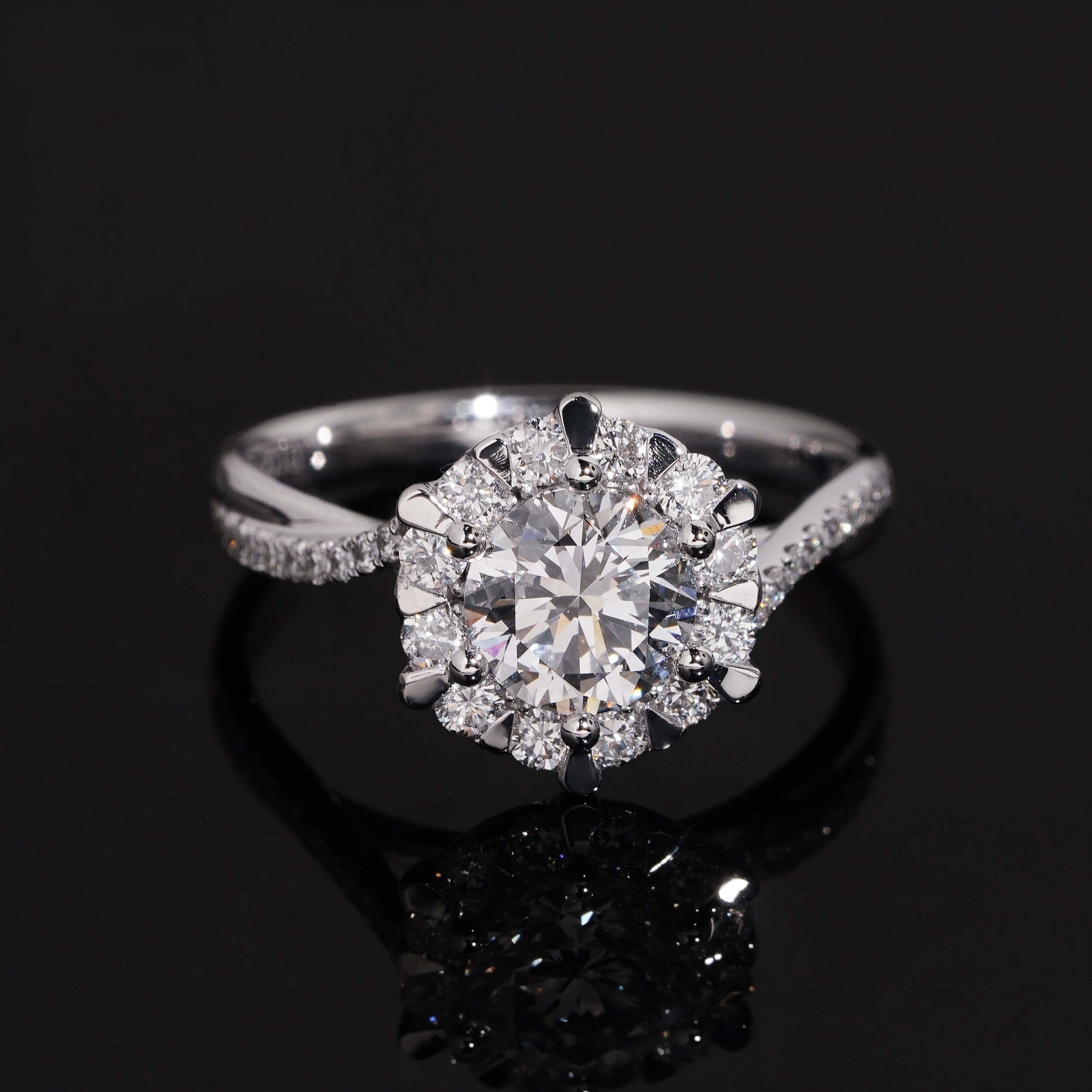 AGiiST & Co. Signature Collection | 950 Platinum Crownlight Halo Engagement Ring