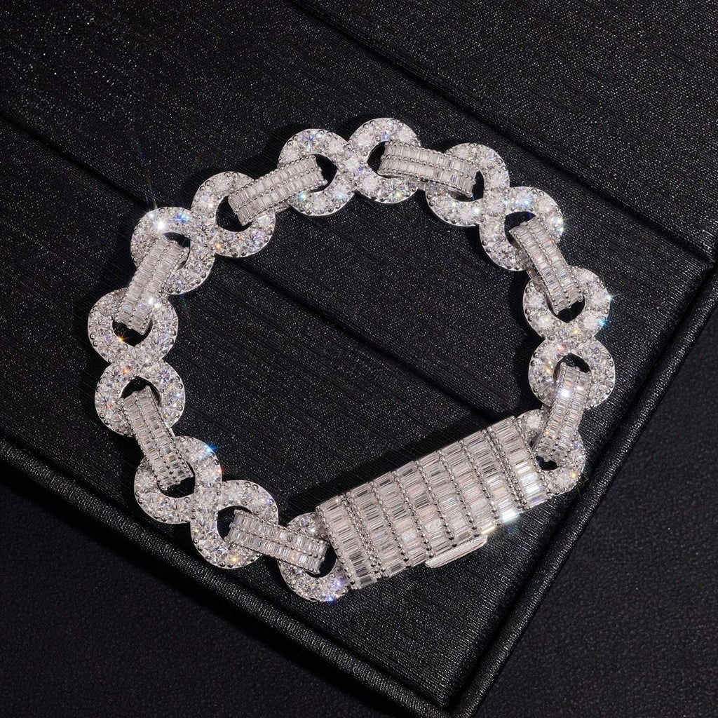 Collezione Signature AGiiST & Co. | Bracciale a maglie cubane VVS da 14 mm (incastonatura a mosaico Micropavé a 3 file)