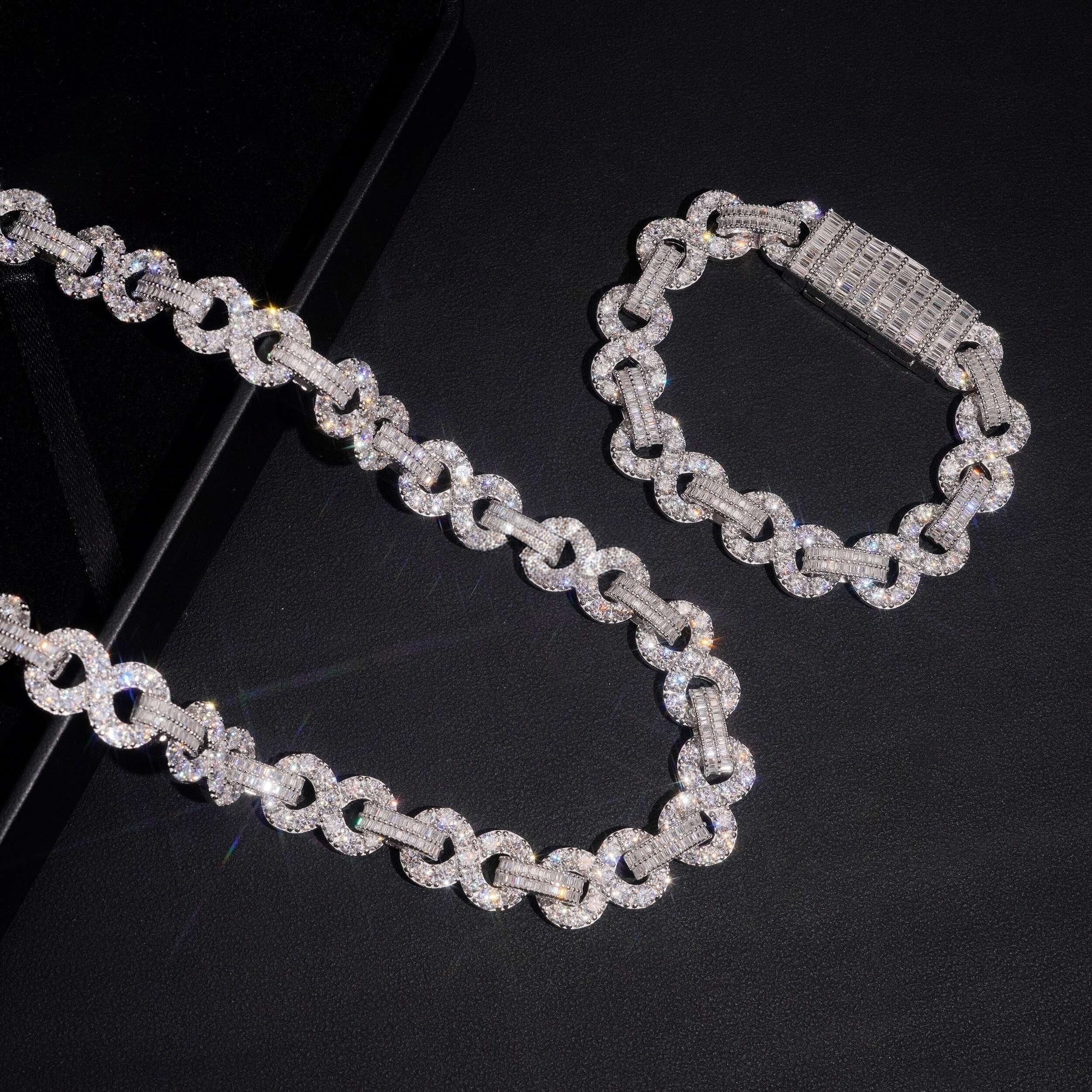 Collezione Signature AGiiST & Co. | Bracciale a maglie cubane VVS da 14 mm (incastonatura a mosaico Micropavé a 3 file)